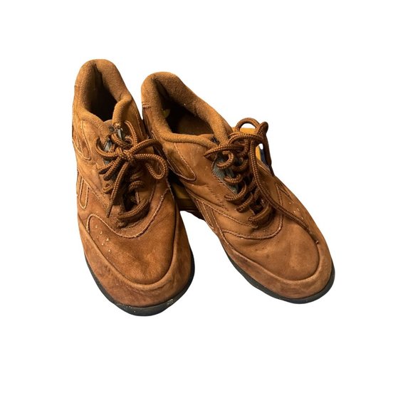 Reeboks brown suede athletic shoes for men - Picture 2 of 4